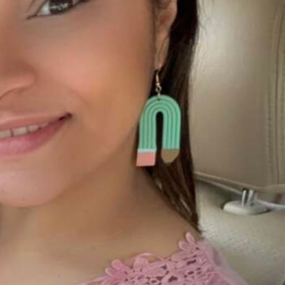 ✏️ Back to School Earrings ✏️ - Picture 2 of 4